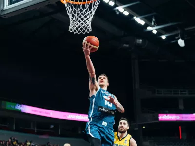 Gregor Hrovat, Slovenija