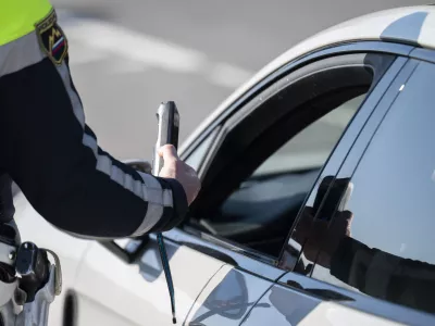 prometni nadzorpolicija - simbolična fotografijaprometna policijavarnost v prometupolicija na motorjihmotoristična policijaprehitri voznikiavtocestna policijaalkotestalkohol v prometu08.04.2025 Policijski nadzor, počivališče PovodjeFOTO: Nik Erik Neubauer