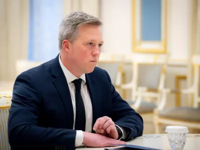 U.S. Army Secretary Daniel Driscoll attends a meeting with Ukraine's President Volodymyr Zelenskiy (not pictured), amid Russia's attack on Ukraine, in Kyiv, Ukraine, November 20, 2025. Ukrainian Presidential Press Service/Handout via REUTERS ATTENTION EDITORS - THIS IMAGE HAS BEEN SUPPLIED BY A THIRD PARTY.