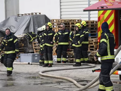 09.11.2025 Požar Preserje - LIP Radomlje - Gasilci.- gasenje požaraFoto: Nik Erik Neubauer