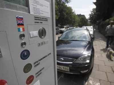 Parkomat, plačevanje parkirnine v Ljubljani,//FOTO: Luka Cjuha