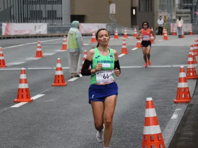 Viktorija Horvat je v cilj pritekla s časom 3:13:05, kar je njen nov osebni rekord, ter osvojila 8. mesto med 18 tekmovalkami. Foto: ZSIS