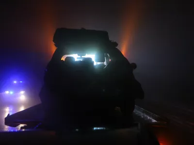 ﻿- 30.01.2016 - Primorska avtocesta pri Razdrtem - prometna nesreča med priključkoma Senožeče in razcepom Nanos proti Ljubljani - najhujše verižno trčenje na slovenskih cestah - vpletenih 70 vozil med njimi štiri tovorna vozila in en avtobus - štirje mrtvi in okoli 30 poškodovanihi.foto: Bojan Velikonja