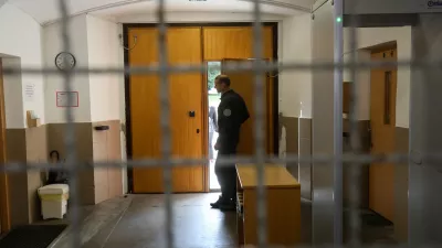 V priporu iz leta v leto več mladoletnikov. Največ zaradi tatvin in nasilništva