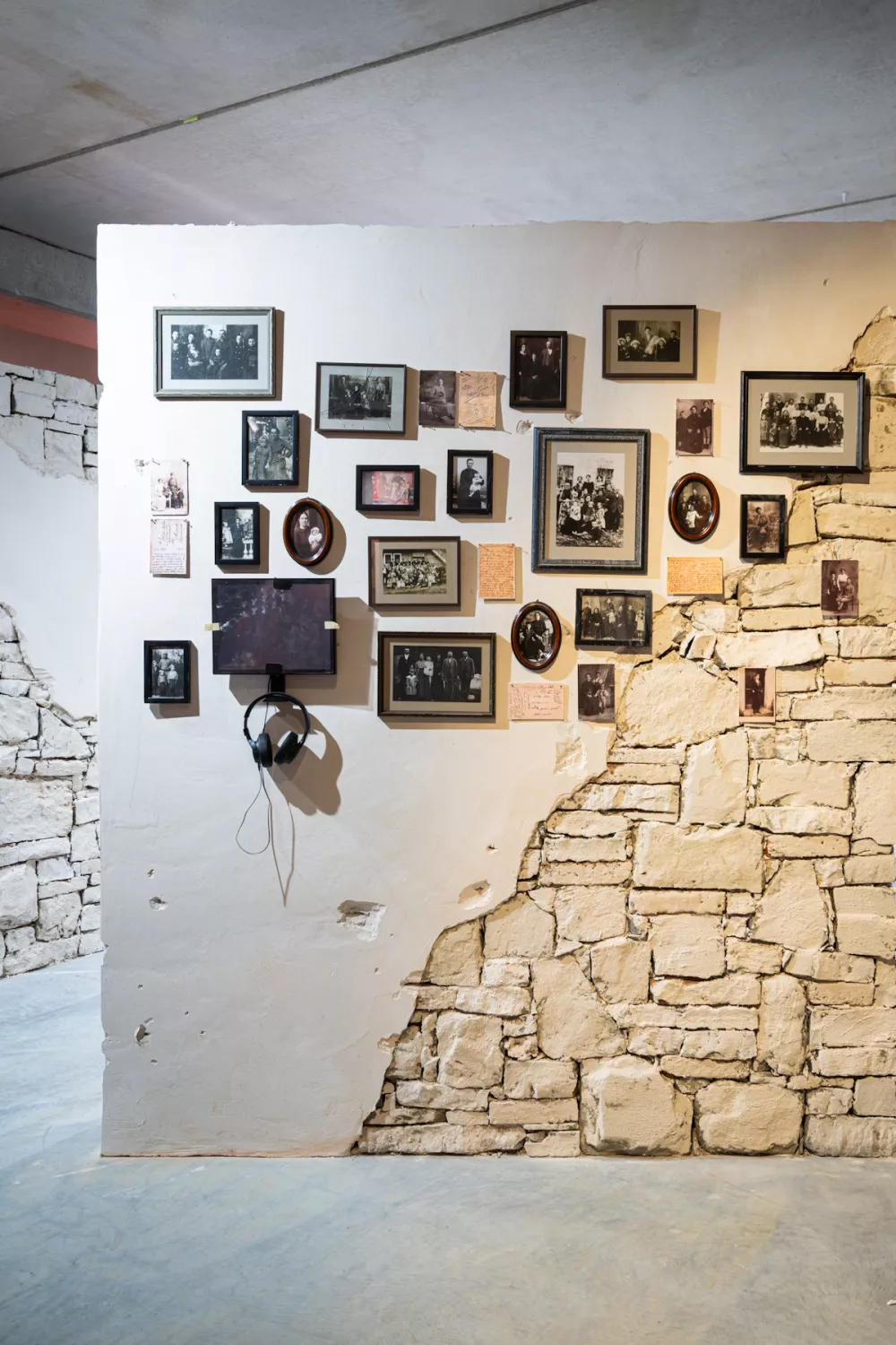 Jedli iste jedi, a govorili različne jezike