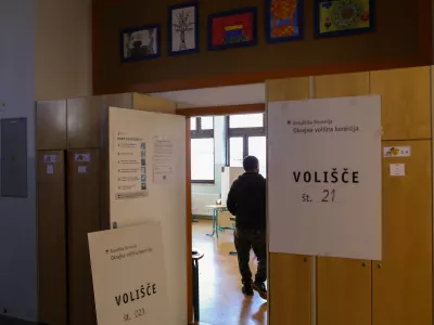 - Volišče OŠ Ketteja in Murna- 23.11.2025. - Zakonodajni referendum o Pomoči pri prostovoljnem končanju življenja.//FOTO: Bojan Velikonja