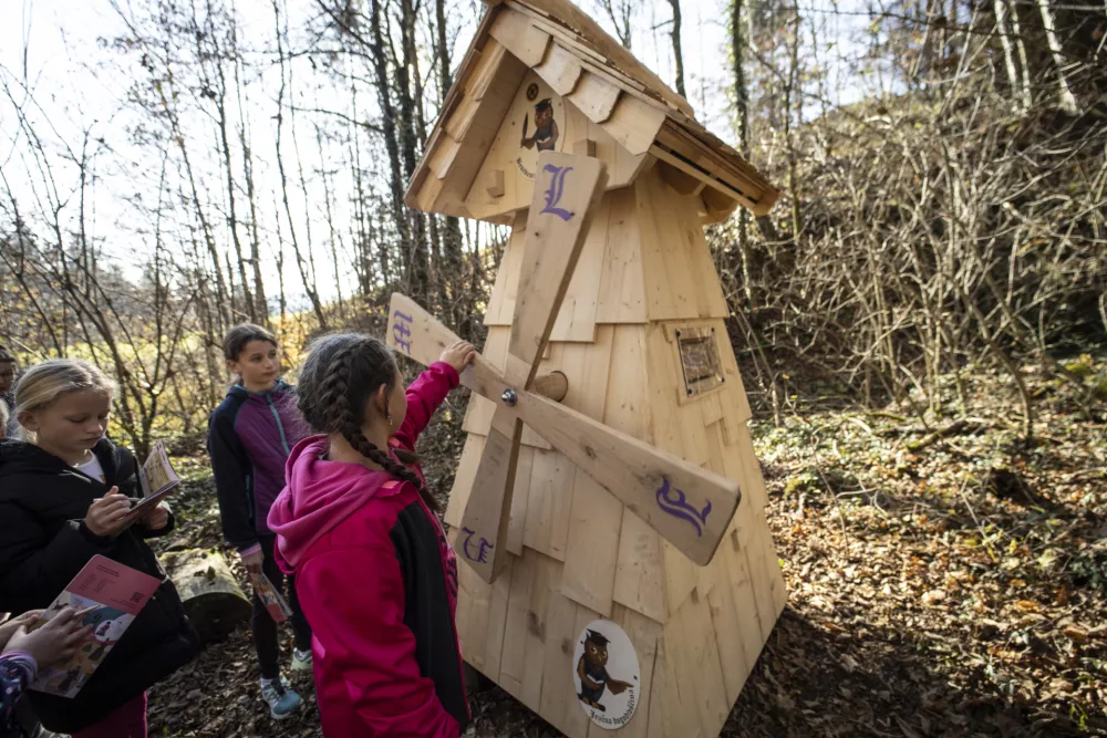  JEZIČNA DOGODIVŠČINA V TRUBARJEVIH KRAJIH.