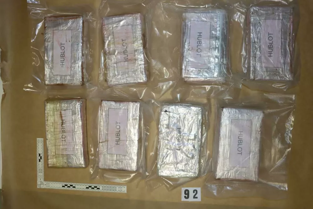 Pri osumljencu so zasegli večje količine kokaina, amfetamina, konoplje, ekstazija, tablet … 