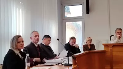 Pustila sta ga v razgretem avtu: “Noben otrok si ne zasluži takšne smrti”