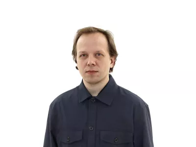 Miha TurkZA ONLINE- Redakcija Dnevnik 2024 - portreti za komentarje in kolumne - kolumnisti - komentatorji – novinarji - portret //FOTO: Luka Cjuha