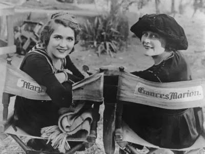Gladys Louise Smith, bolj znana kot »ljubljenka Amerike« Mary Pickford, je skupaj s svojo najboljšo prijateljico Frances Marion zajahala val uspeha. Foto: wikipedia
