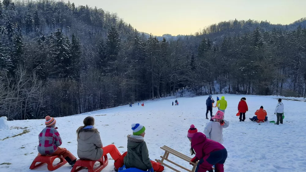 Vse dražje šole v naravi: bodo otroci sploh še smučali?