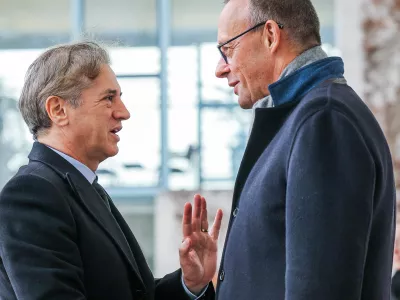 Nemcija, Berlin.Delovni obisk predsednika vlade Roberta Goloba v Nemciji.Prihod pred urad nemskega kanclerja.Predsednik vlade Robert Golob in nemski kancler Friedrich Merz.