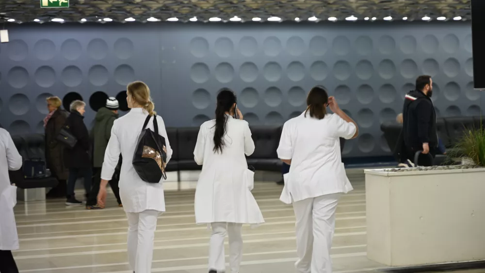  - 09.01.2024 – opozorilna stavka zdravnikov in zobozdravnikov - zdravniki in zobozdravniki zaradi neuresničenih zavez vlade iz že sklenjenih sporazumov opozorilno stavkali. protest //FOTO: Nik Erik Neubauer 