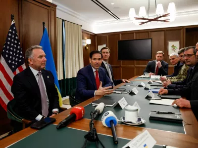 U.S. Secretary of State Marco Rubio, U.S. Special Envoy Steve Witkoff, and U.S. President Donald Trump's son-in-law Jared Kushner meet with Secretary of Ukraine's National Security and Defence Council Rustem Umerov and other members of a Ukrainian delegation in Hallandale Beach, Florida, U.S., November 30, 2025. REUTERS/Eva Marie Uzcategui