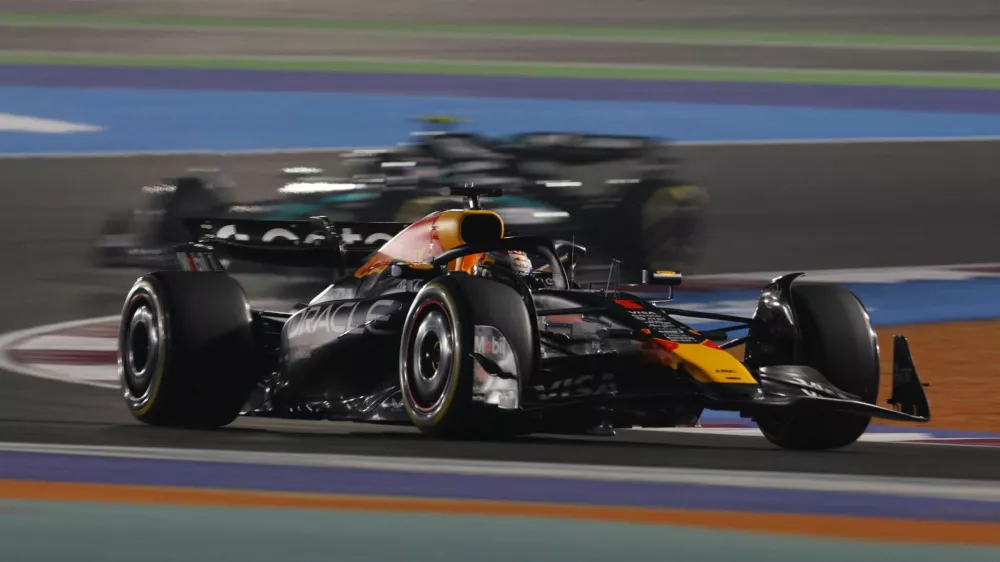 Formula One F1 - Qatar Grand Prix - Lusail International Circuit, Lusail, Qatar - November 30, 2025 Red Bull's Max Verstappen in action during the race REUTERS/Ibraheem Abu Mustafa