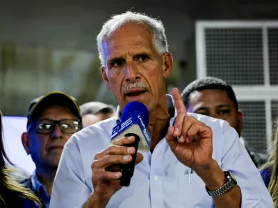 Presidential candidate Nasry Asfura of the National Party of Honduras (PN) speaks at a press conference on the day of the general election in Tegucigalpa, Honduras, November 30, 2025. REUTERS/Leonel Estrada    TPX IMAGES OF THE DAY