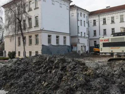 - 01.12.2025. - Osnovna šola Prule. Gradbišče nove dvorane.//FOTO: Bojan Velikonja