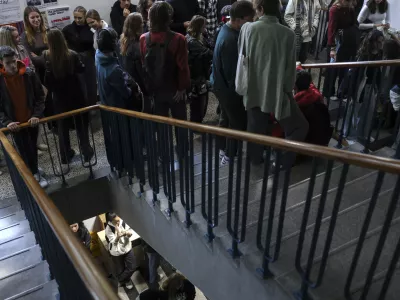 Otroci s posebnimi potrebami imajo “neupravičeno prednost”