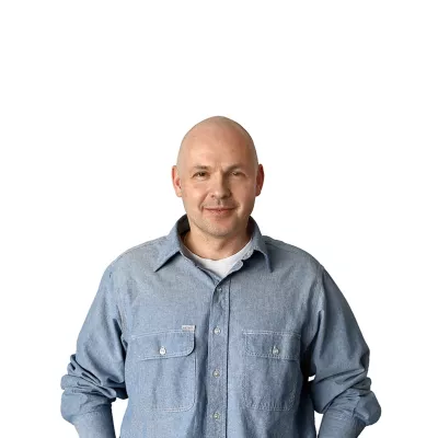 Peter Lovšin novinar DnevnikZA ONLINE - Redakcija Dnevnik 2024 - portreti za komentarje in kolumne - kolumnisti - komentatorji – novinarji - portret