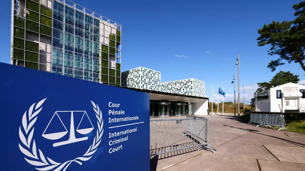 FILE PHOTO: The exterior of the International Criminal Court is seen in The Hague, Netherlands, September 22, 2025. REUTERS/Piroschka van de Wouw/File Photo
