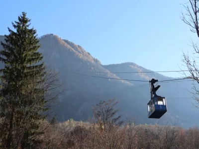 Nihalka na Veliko planino naj bo po uspešno zaključenem remontu in zamenjavi poškodovane vlečne vrvi predvidoma ponovno pričela z obratovanjem v petek, 5. decembra. Foto: Velika planina