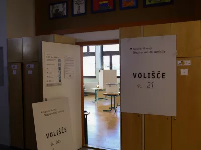 - Volišče OŠ Ketteja in Murna- 23.11.2025. - Zakonodajni referendum o Pomoči pri prostovoljnem končanju življenja.//FOTO: Bojan Velikonja