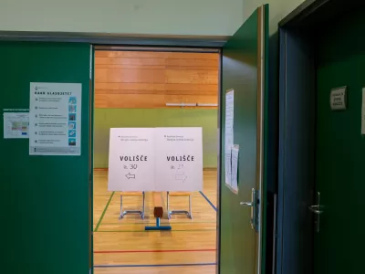 - Volišče OŠ Polje,- 23.11.2025. - Zakonodajni referendum o Pomoči pri prostovoljnem končanju življenja.//FOTO: Bojan Velikonja / Foto: Bojan Velikonja