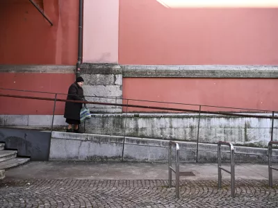 simbolična fotografijapokojninestarostpenzijaupokojenec04.03.2025 UpokojenciFOTO: Nik Erik Neubauer / Foto: Nik Erik Neubauer