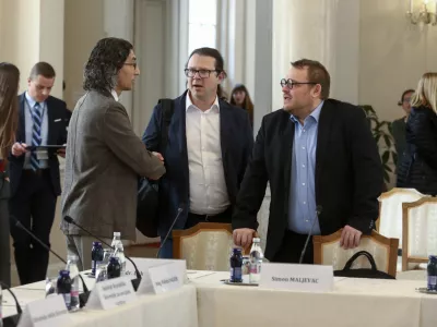 Zamude: tudi nekatere občine odlašale z domačo nalogo