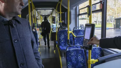 - 29.11.2023 – Ljubljanski potniški promet (LPP) - predstavitev nove digitalne rešitve - plačevanje avtobusnih vozovnic s plačilnimi karticami na mestnih in medkrajevnih linijah - //FOTO: Luka Cjuha