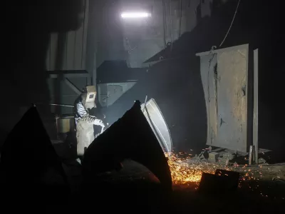 ﻿- Litostroj jeklo d.o.o., izdelava kakovostnih jeklenih ulitkov, Litostrojska cesta 44 v Ljubljani, jeklarsko podjetje - proizvodnja    //FOTO: Luka Cjuha.