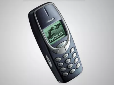 Nokia 3310 je še vedno znana po dobri bateriji. Foto: zajem zaslona