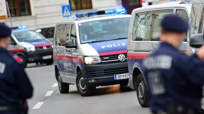 Police operations and police control in Vienna - Lockdown Shutdown (Austria)