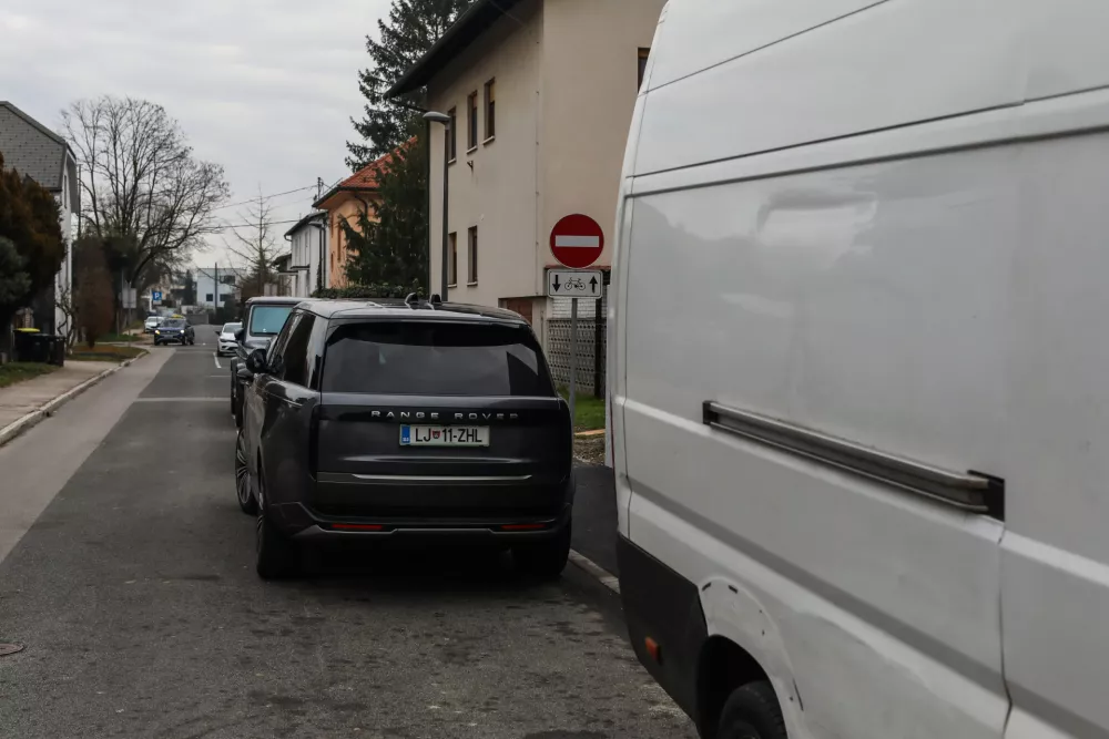 Z inštruktorjem v avtu: kje v Ljubljani naredijo vozniki največ napak?