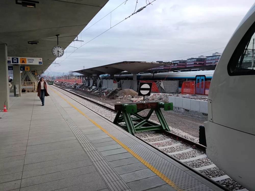 Novi peroni Železniške postaje v Ljubljani, severni del, zaključek prve faze gradnje. Foto: Jan Konečnik