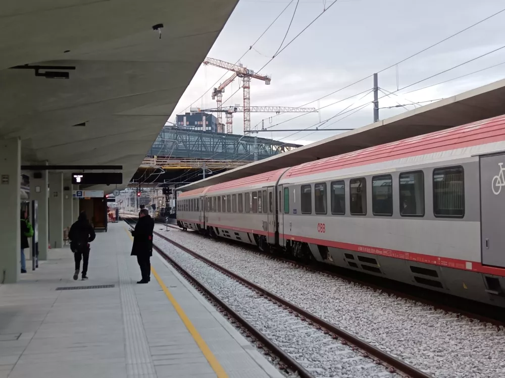 Novi peroni Železniške postaje v Ljubljani, severni del, zaključek prve faze gradnje. Foto: Jan Konečnik