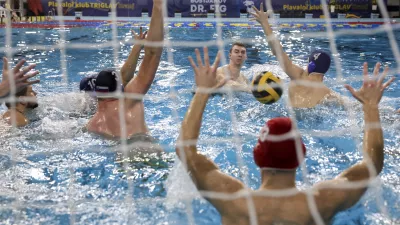 - jan. - feb. 2024 – Vaterpolo - športna reportaža //FOTO: Jaka GasarOPOMBA: ZA OBJEKTIV - REPORTAŽA