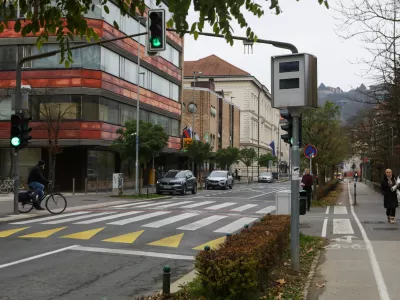 Večina radarje podpira, peščica vandalizira