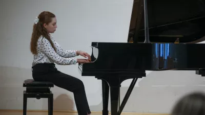 Klara Erlah, klavir, 6. Razred1.10.2024 - 24. Slovenska GAZELA 2024 – regijski izbor najboljših najhitreje rastočih podjetij – razglasitev Gazele Gorenjske regije.  FOTO: Luka Cjuha