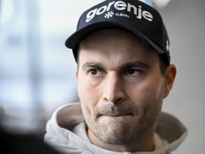 Robert Hrgota02.12.2025 Novinarska konferenca mo&scaron;ke in ženske članske reprezentance Slovenije po vrnitvi s skandinavske turneje - smučarski skakalciFoto: Nik Erik Neubauer