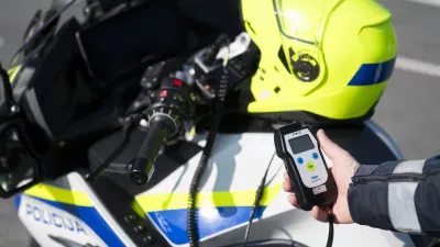 prometni nadzorpolicija - simbolična fotografijaprometna policijavarnost v prometupolicija na motorjihmotoristična policijaprehitri voznikiavtocestna policijaalkotestalkohol v prometu08.04.2025 Policijski nadzor, počivališče PovodjeFOTO: Nik Erik Neubauer