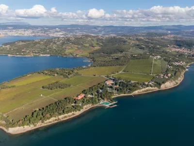 Ankaran, polotok med zalivoma Valdoltra in sv. Jernej, Krajinski park Debeli rtič, varovano območje, slovenska obala