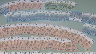 Zasegli so kupček ponaredkov. F Policija