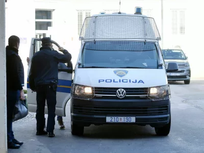 Josipa Oršuša so takoj po izročitvi iz Slovenije odpeljali v pripor v Varaždinu. 