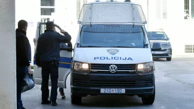 Josipa Oršuša so takoj po izročitvi iz Slovenije odpeljali v pripor v Varaždinu. 