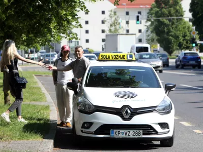 - 02.06.2023 – simbolična fotografija – avtošola – šola vožnje - praktični del izpita za voznike motornih vozil B kategorije //FOTO: Tomaž Skale