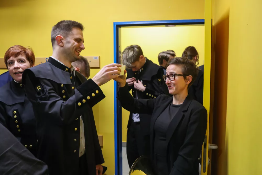 Godbenike od nekdaj druži tovari&scaron;ki duh, mestoma tudi samosvoj humor.&nbsp;/ Foto: Bojan Velikonja