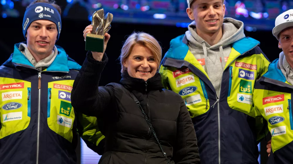 ﻿- Alenka Dovžan je na 58. Pokalu Vitranc uradno postala članica Hrama športnih junakov.- 09.03.2019 - 58. pokal Vitranc 2019 v Kranjski Gori, FIS Svetovni pokal v alpskem smučanju za moške – žreb za slalom //FOTO: Matjaž Rušt