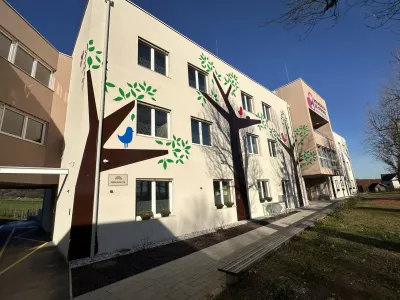 Sentvid pri Sticni.Novi prizidek Otroske bolnisnice Sentvid pri Sticni.